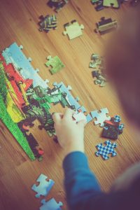 how do jigsaws help a child's development