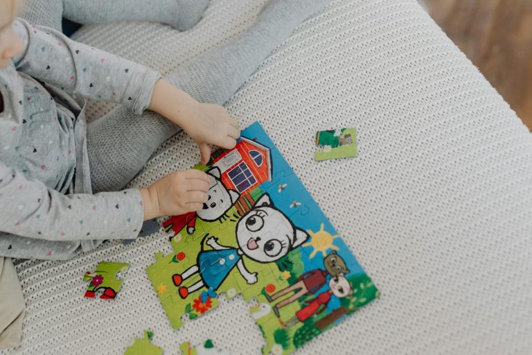 how to involve toddlers in jigsaw puzzles