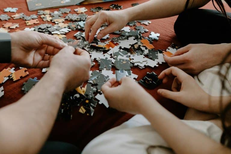 Jigsaw Puzzles for Team Building